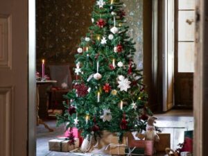 Dirbtinė eglutė “Lindvallen” 150cm.