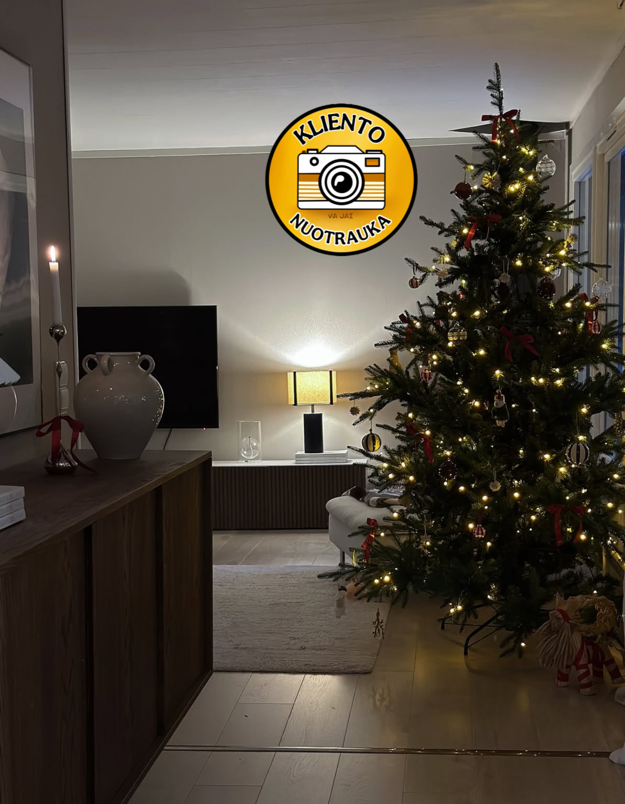 Dirbtinė eglutė su LED apšvietimu „Brekstad“ 210cm. - Image 3