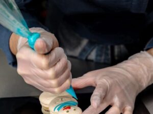 Vienkartinės PVC - vinilinės pirštinės