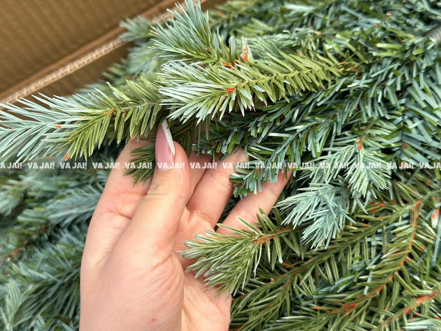 Dirbtinė eglutė "Greyland" 210cm - Image 5