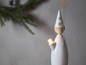 Medinė LED žvakidė „Lucia Classic“