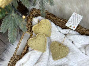 Veliūrinis eglutės žaisliukas „Širdelė“