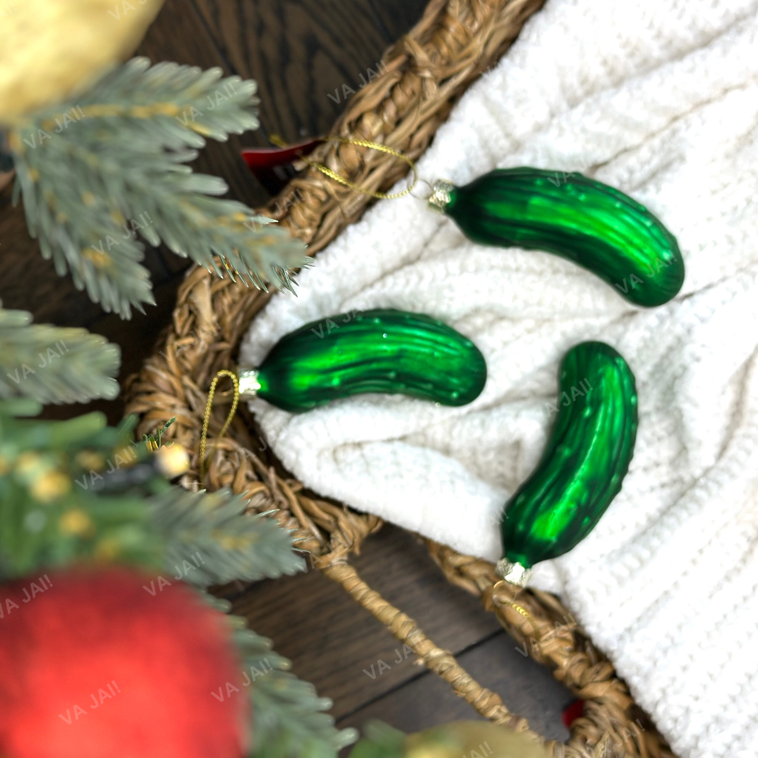 Stiklinis eglutės žaisliukas „Agurkėlis“