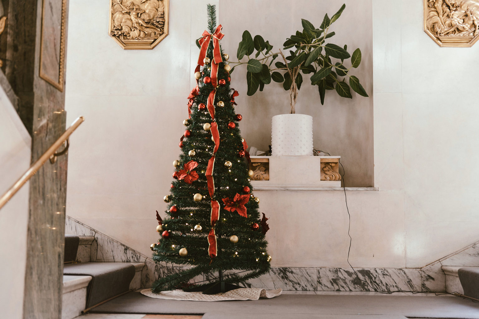 Dirbtinė eglutė su papuošimais ir LED apšvietimu „Pop-Up“ - Image 3