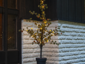 Dirbtinis LED medelis „Larix“