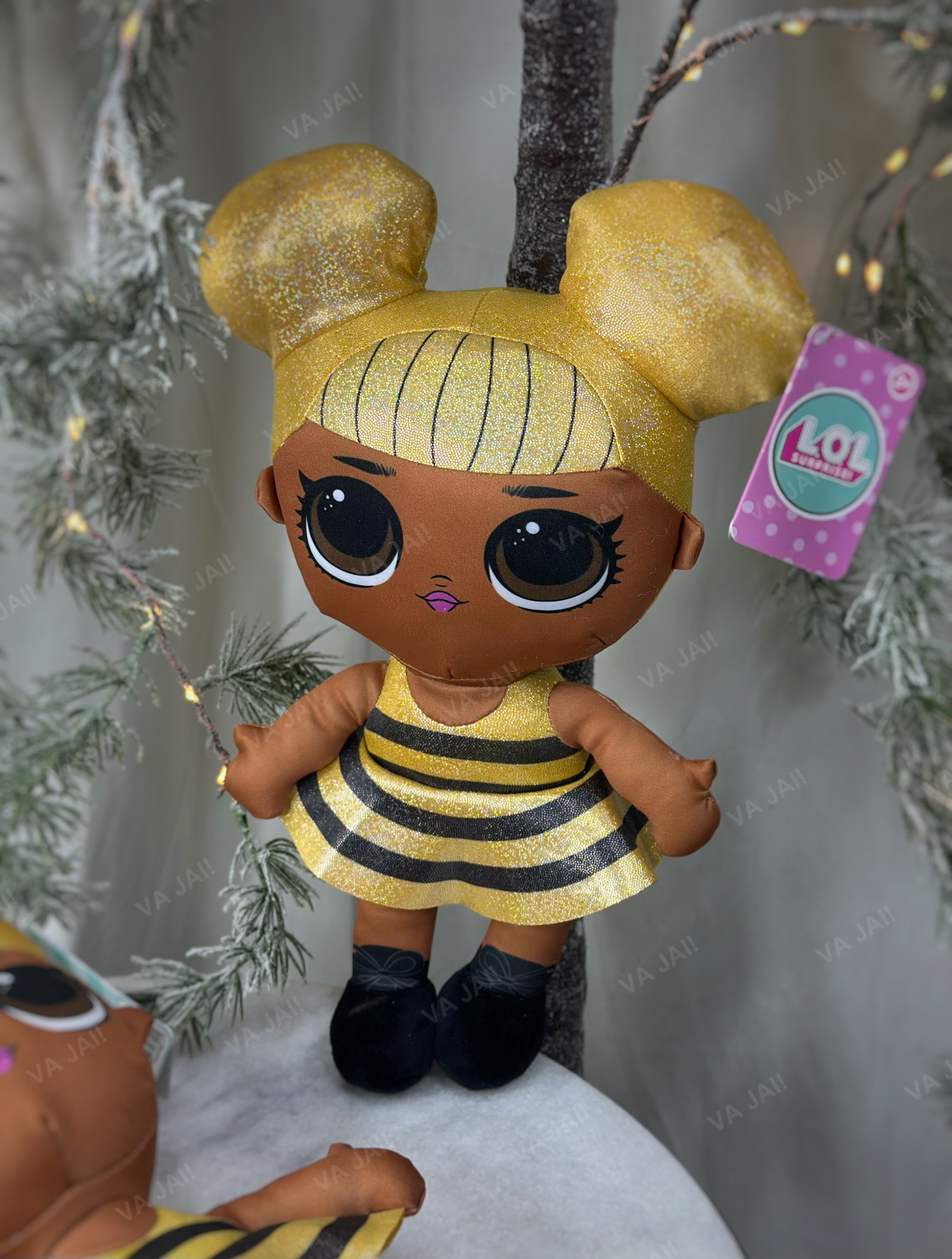 LOL Surprise pliušinis žaislas „Queen Bee“ - Image 2