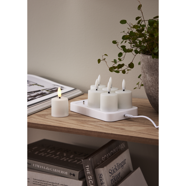 Pakraunamų LED žvakių komplektas „Flamme Charge“ - Image 2