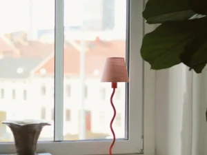 Globen Lightning stalinis šviestuvas „Twist“