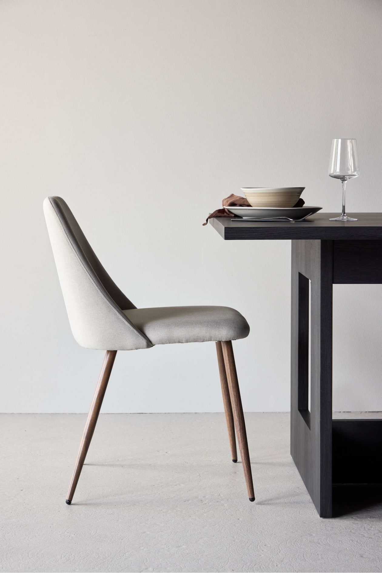 Venture Design valgomojo kėdžių komplektas „Night“ - Image 3