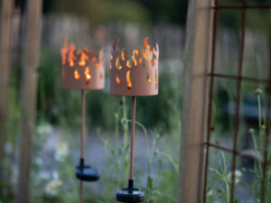 Dekoratyvinis šviestuvas su saulės baterija „Torchy“