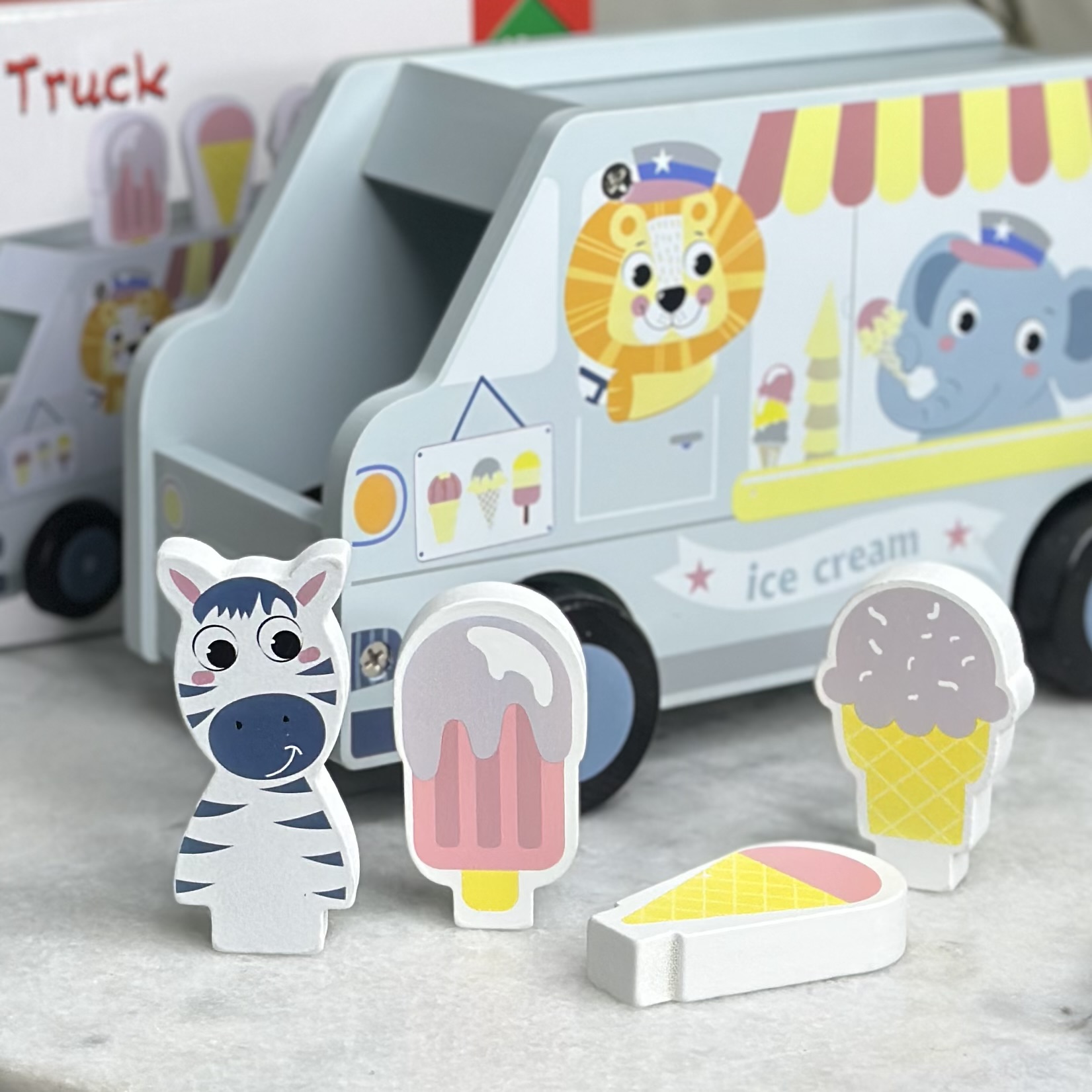 Medinis automobilis su aksesuarais „Ice Cream Truck“ - Image 4