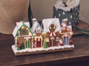 Muzikinis kalėdinis miestelis „Gingerbread Town“